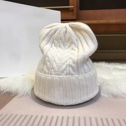 Bonnet en laine tricotée côtelée/casquette tête de mort Patch hommes femmes chapeaux de Ski sportifs hiver chaud Bobble chapeaux casquettes tête de mort