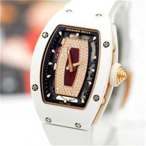 Montre Richarmill Montres mécaniques automatiques Montre-bracelet Swiss Seires Série Femme RM 0701 Poignet Céramique Blanche Lèvre Rouge 4566 x 3140 mm Ful 48K WN-05YG WN-5BM9