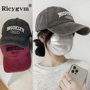 Ricygvm coréen Letter Baseball Cap pour hommes femmes Retro Wasted Cotton Paped Hat Embroidery Tongue de canard Hip Hop Bonnet Visors 240410