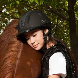 Cascos de equitación Casco ecuestre transpirable Casco de equitación profesional para hombres Mujeres Niños Equipos de equitación EPS ajustable 49-62 cm 231202