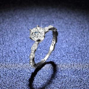 Anneau 925 vivant Sier Mosonite 6 Claw Claw Snake en forme de diamant de diamant pour femmes Anneau à la mode des femmes