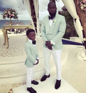 Ring Bearer Boy's Formal Wear Tuxedos Two Button Children Clothing voor bruiloftsfeestjes Kids Boy Set (Mint Jacket +Ivory Pants +Black Bow)