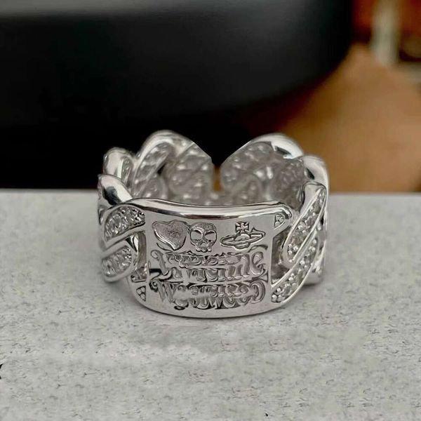 Bague Bague de créateur pour femme Vivienenwestwoods Bijoux de luxe Viviane Westwood Nana Same Western Empress Dowager Saturn Skeleton Wound Open Ring Style Punk Ajuster