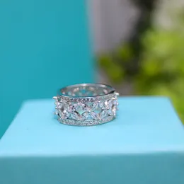 Bague de créateur de marque de luxe, bagues de bijoux pour femmes, lettre de haute qualité, couleur unie, design classique, bague de style diamant, boîte à bijoux taille 6-8 très bien