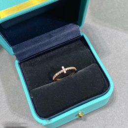 Anneau anneau anneau de bijoux de luxe pour femmes alphabet diamant conception cadeau bijourie tempérament polyvalent anneaux de boîte cadeau très facultatif 5-9 très joli