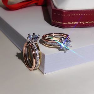 Ring designer ring luxe sieraden ringen Eenvoudige en elegante verlovingsringen zijn stijlvolle en tijdloze drievoudige ringen met drie kleuren en diamanten