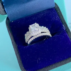 Ring designer ring luxe ringen voor vrouwen sieraden Alfabet diamant ontwerp mode kerstcadeau bruidssieraden driedelig Veelzijdige ringen maat 6-10 zeer goed