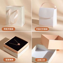 Ring Prachtige sieraden Verpakking Ketting Oorbellen Eenvoudige bijpassende flip-box
