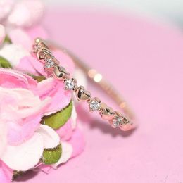 Ring Voor Vrouwen Delicate Dunne Liefde Leuke Licht Geel Goud Kleur CZ Midi Ringen Mode-sieraden Cadeau Voor Meisjes R901