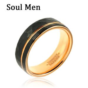 Rings 8mm heren zwart en gouden wolfraam carbide ring hamer comfort fit veelzijdige mannen verlovingsring mode mannen jubileumgeschenken