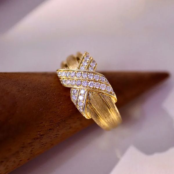 Anillos CxsJeremy Sólido 18K Au750 Oro amarillo Anillo de compromiso de diamantes naturales Banda cepillada cruzada vintage para mujeres Hombres Regalos de aniversario