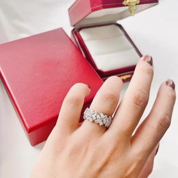 Anéis Designers Anel Luxurys Anéis para Mulheres Anel Banhado a Prata com Três Fileiras de Diamantes Quadrado Diamante Presente de Nível Superior Moda Casual