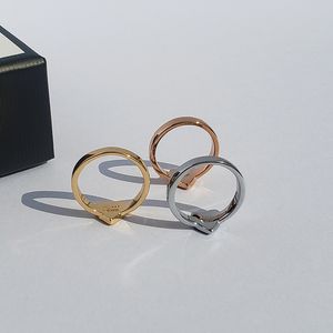 Anneaux pour femmes Gold Love Designer Sonneurs Heart Sterling Sier cadeau Engagement Mentime Bijoux Femme Diamond Ring