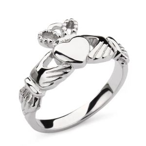 Anneaux Hand Heart Crown Claddagh Sier Ring Femmes Polied Wedding Band Sterling Sier Bijoux de fiançailles