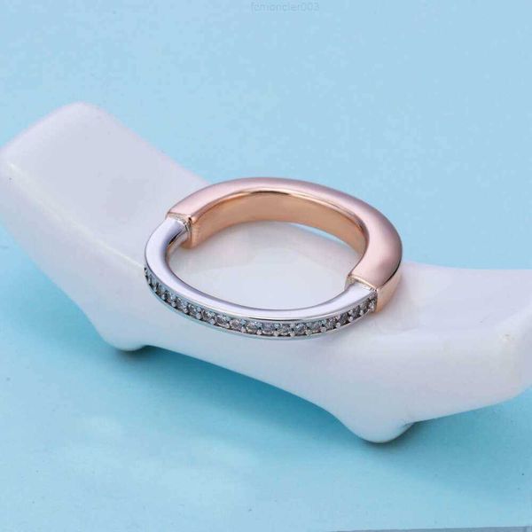 Bagues bijoux t Lock coloré bague de verrouillage fendue femmes avec placage de platine or 18 carats pièce à main de mode personnalisée 834Z