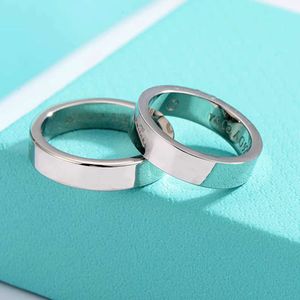 Tiffanyhsqrings joyería T tres anillos de diamantes moda para hombres y mujeres anillo de pareja simple chapado en oro rosa 18 anillo de acero de titanio regalo de Navidad