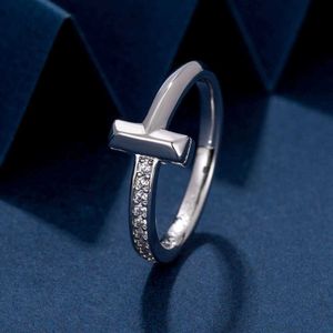 Ringen Sieraden t v Verguld 18k Glad Gezicht Halve Diamant Inbedding Paar Ring Eenvoudig Veelzijdig Modieus Licht Luxe Paar EMLV