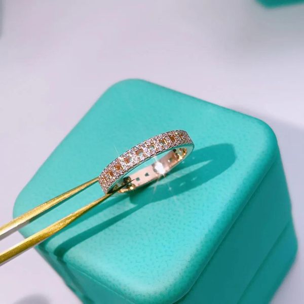 Anillos Luxurys Desinger Ring Anillo simple para mujeres Design Sense Sterling Silver Ring Ladies Classic Diamond Rng Anillos simples Cumpleaños Gif