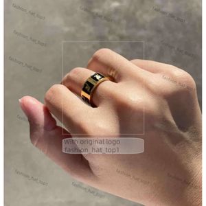 Rings Men Ring Made in Italy Designer F Ring Titanium Steel Ring Betrokkenheid Dames Love Ring Luxury Letter F Gloednieuwe stijl Gold Silver Zirkoonring Fendiring C57