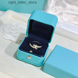 Anillos Los populares diamantes europeos y americanos de doble color anillo de mujer Luxury Silver Ring de joyería de alta calidad Fábrica mayorista y minorista 240229