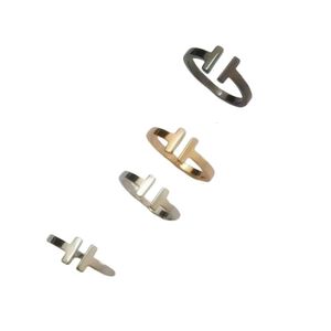 Ringen Tiffanyes Designer Luxe Mode Dames Dubbele T Zwart Goud Sterling Zilveren Ring Voor Koppels Eenvoudig en Kleurrijk Mesh Rood T Home Opening Aanpassingsring