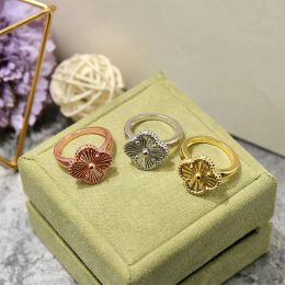 Anneaux Vanclef Ring Couple Gold Emed Designer Bijoux pour les femmes Ring Clover de haute qualité en acier en acier