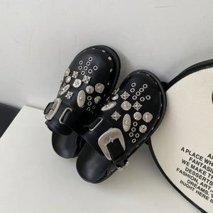 Rivet 809 Summer Punk Metal Womens Charms Black Slip on Outdoor Plateforme Slippers Modern Casual Chores pour Femme 240315 98 50 Pers