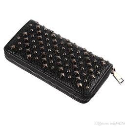 Rivet New Women Wallet Punk Rock Designer Vintage Le cuir Purse Single Zipper portefeuille portefeuille Bag de sac pour dames Brand Wallet2288351