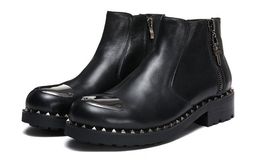 Rivet Style Black New Winter Men Martin Boots Zipper Fabriqué à la main à la cheville en cuir authentique pour hommes