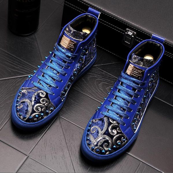 Rivets vache noire bleu en cuir homme veet mots de mode de mode haut de gamme sneakers chaussures à l'extérieur appartements bottes décontractées w146