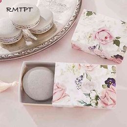RMTPT 50 pcs/lot boîte-cadeau de bonbons floraux tiroir Design boîtes de faveur de fête boîte en papier artisanal avec gland pour tirer 210325