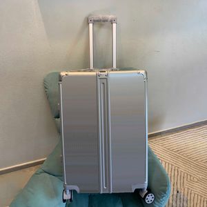 RMW 20 pouces Femmes valises Trolley Rolling Universal Mute Whey Duffel Sacs Voyage de voyage transport sur Aluminium Aluminium Tapis de valise en aluminium épaississant 240515