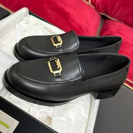 Roger Viver formele bodem platte schoenen luxe vrouwen designer merk loafers schoenen echt lederen ronde hoofd metalen letter