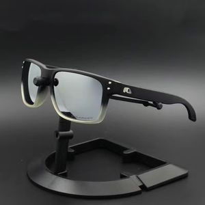 Rôle des lunettes de soleil Designer pour hommes pour femmes verres de soleil mode extérieur intemporel concepteur de lunettes de soleil en verre de soleil de lunettes de soleil pc.