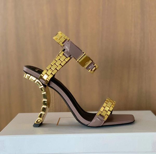 Reloj metálico romano con sandalias El espectáculo para mujeres de 105 mm muestra zapatos de diseñador de lujo Zapatos de fábrica de tacones altos de cuero de alta calidad Tamaño 35-41 con caja