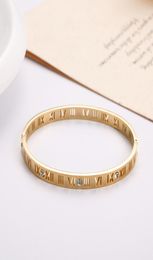 Chiffres romains creux en acier inoxydable H bracelet mode 18K or rose diamant bracelet titane acier creux femmes039s bracele5175381