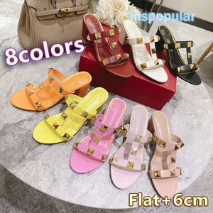 Roman Stud v New Studded Sandals Luxury Designer damesglijbanen kalfsleer klinknagels hiel 6 cm zomer slippers platschoenen lederen Italië gemaakt zwart