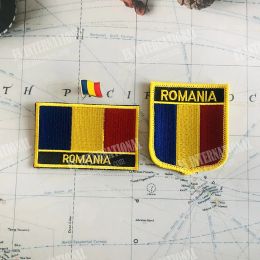 Roemenië nationale vlag borduurwerkpleisters badge schild en vierkante vorm pin één set op de doek armband rugzakdecoratie