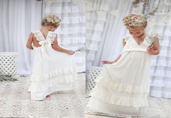 Romántico 2020 recién llegado Boho vestidos de niña de flores para boda barato cuello en V gasa encaje con gradas formal vestido de novia para niños personalizado M3763525