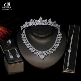 Romantische en elegante sieraden set voor vrouwen CZ bruids hoofdtooi ketting oorbellen ring armband set T0998 H1022