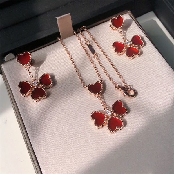 Romantique classique diamant designer collier boucles d'oreilles ensemble de bijoux magnifiques colliers en forme de coeur rouge haut de gamme sens brillant collier polyvalent socialite zl179 I4