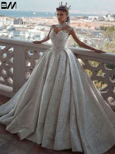 Mariage romantique à col en V Deep Robe nuptiale Baulle bride perle du sol