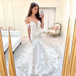 Fleurs romantiques dentelle robes de mariée sirène des paillettes d'épaule sur robe de mariée élégants applications libanaises