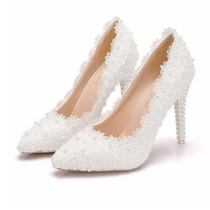 Perles romantiques chaussures de mariage en dentelle blanche pour la mariée 9 5 chaussures de mariée pas cher talon bobine bout pointu robe de soirée de bal2352