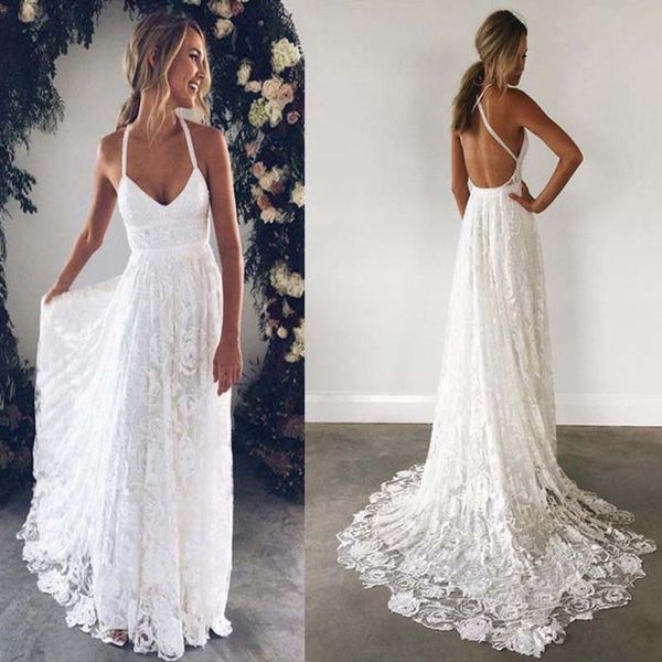 Correas de espagueti románticas Criss Cross Vestido de novia de encaje con espalda abierta Elegante estilo rural Playa Boho Ropa de novia bohemia con tren de barrido