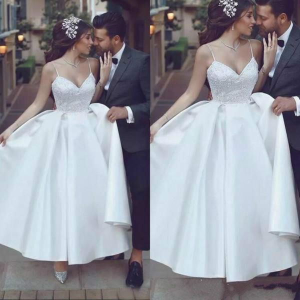 Romantique bretelles spaghetti satin plage robes de mariée jardin thé longueur plus la taille boule personnalisée robe de mariée formelle robe de mariée arabe