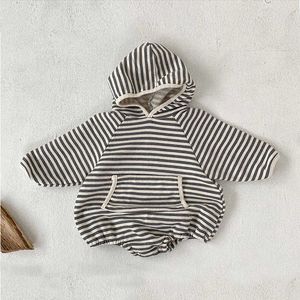 Rompers 02Y Toddler Boy Fashion Striped Pullover Hoodies Jumpsuit Losse comfortabel eenvoudig katoenen babymeisje Bodysuit One Piece J220922