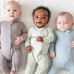 Rompertjes 2023 Pasgeboren Baby Bamboevezel Romper Effen Ademend Lange Mouw Kleding Voor 0-24M Jongen Meisje Jumpsuit Baby Loungewear PyjamasL231114