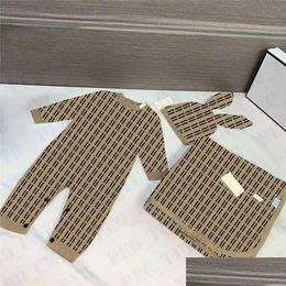 Mamelucos 2023 Bebé recién nacido Sombreros Mantas Diseñador Carta Niñas Niños Monos Onesies Ropa para niños Regalos de cumpleaños Entrega de gotas Matern Dhbhf