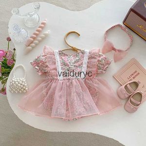 Rompers 2024 Zomer Baby Bodysuit met haarband Sweet Puff Sleeve Baby Girls Floral One Piece Infant First Birthday Dress H240509